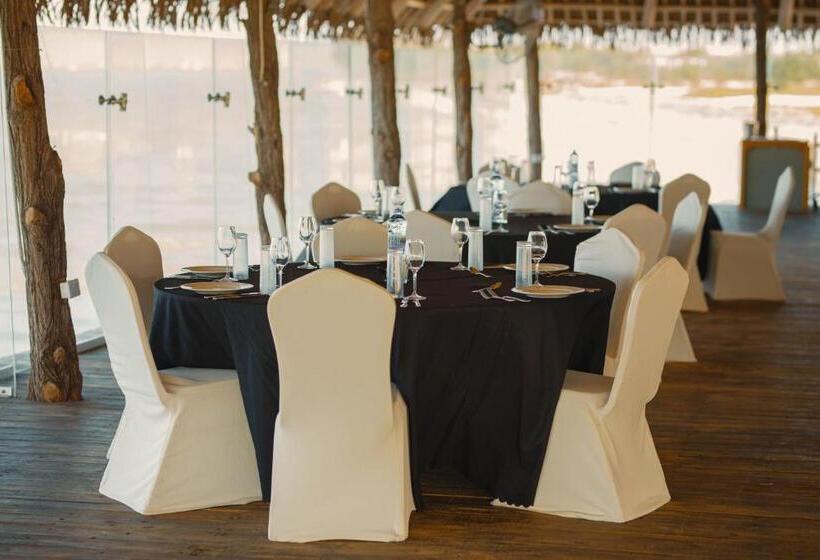 هتل Giraffe Beach