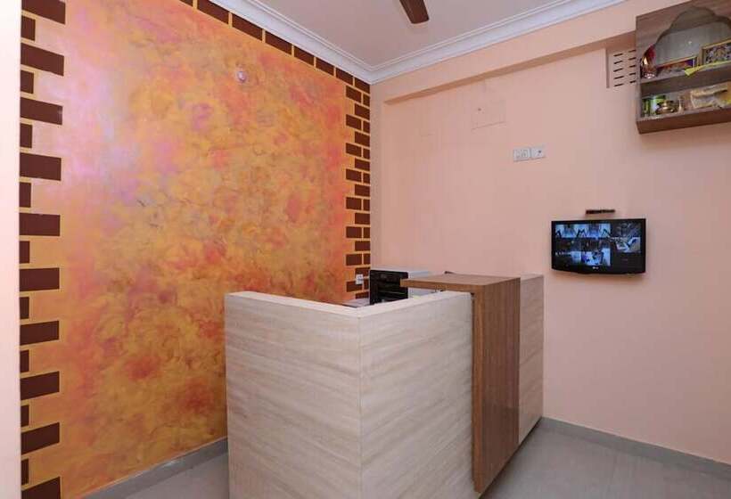 هتل Goroomgo Luxury Star Inn Airport Bhubaneswar