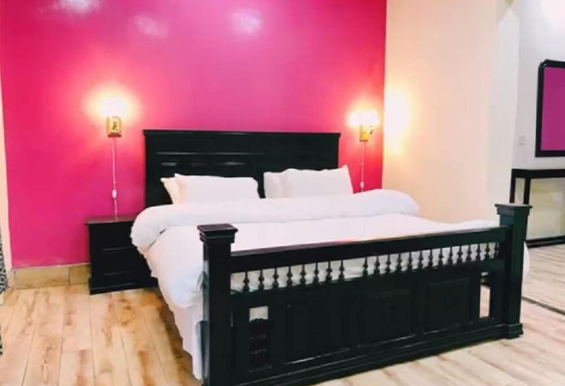 هتل Rosewood Lodges