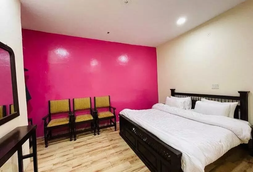 هتل Rosewood Lodges