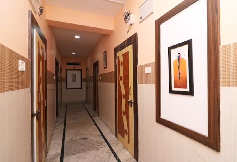 هتل Goroomgo Luxury Star Inn Airport Bhubaneswar