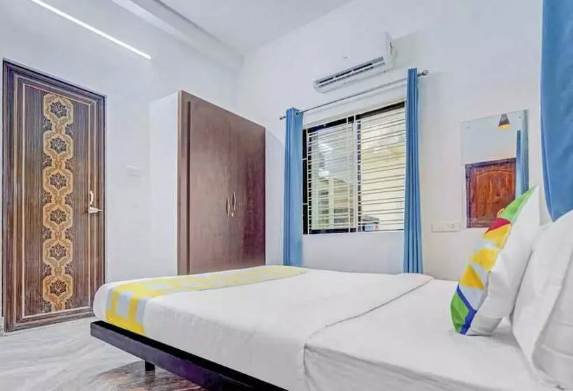 هتل Goroomgo Luxury Star Inn Airport Bhubaneswar
