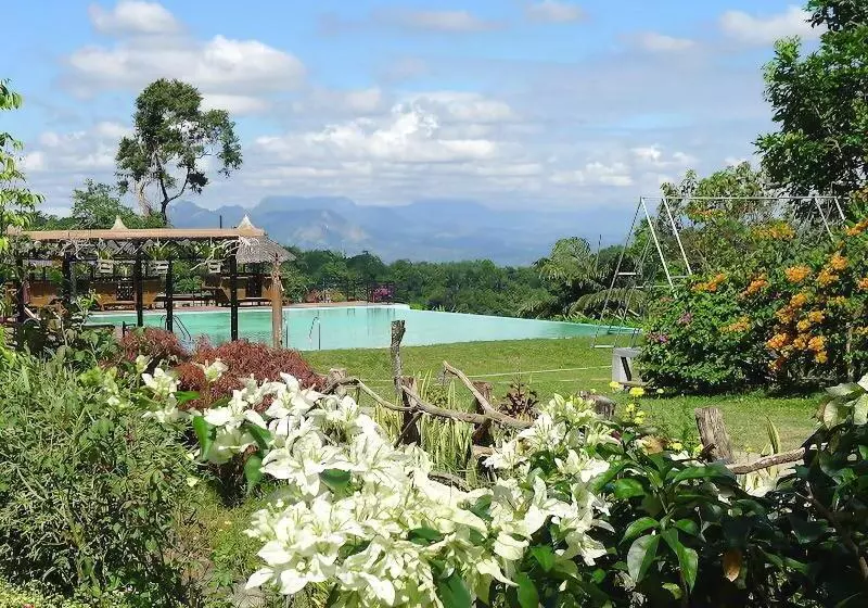 Hotelli The Duyan House At Sinagtala Resort