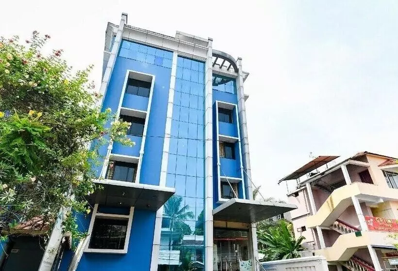 Hotelli Tri Star Residency Ernakulam