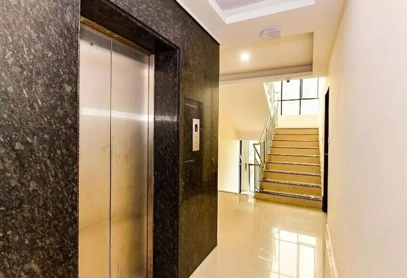 Hotelli Tri Star Residency Ernakulam