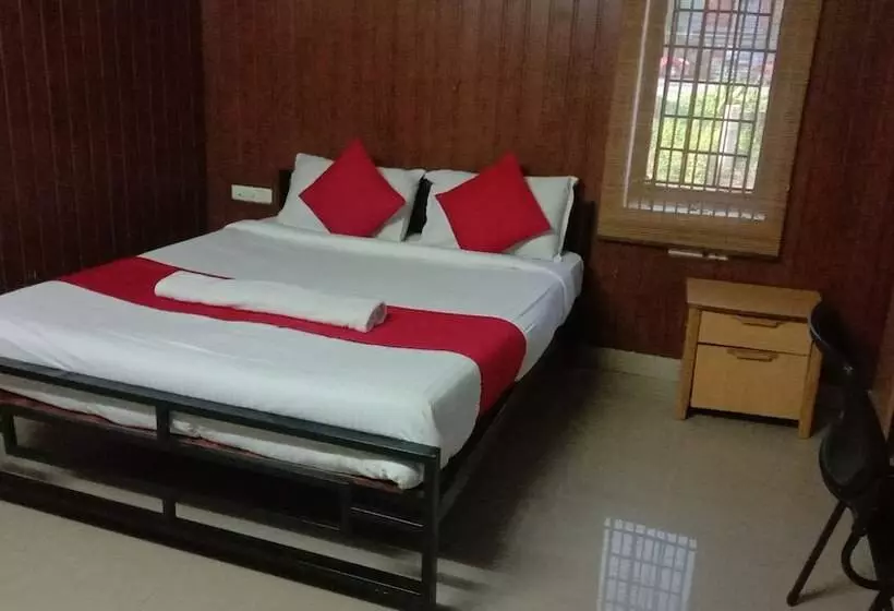 Hotelli Tri Star Residency Ernakulam