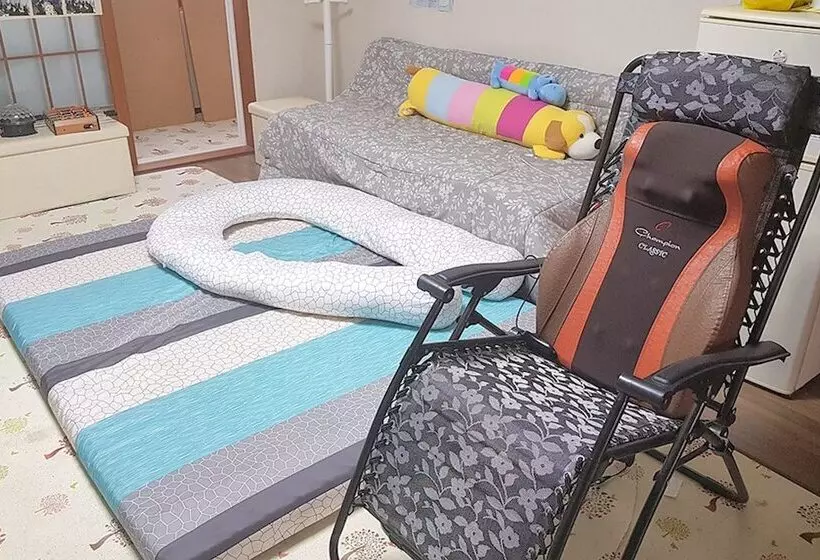 پانسیون Red Dragonfly Guesthouse Jeju