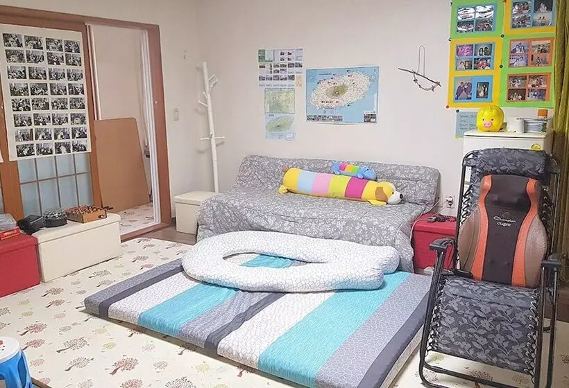 پانسیون Red Dragonfly Guesthouse Jeju
