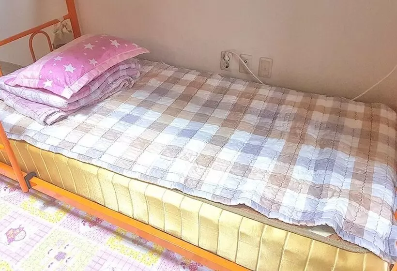 پانسیون Red Dragonfly Guesthouse Jeju
