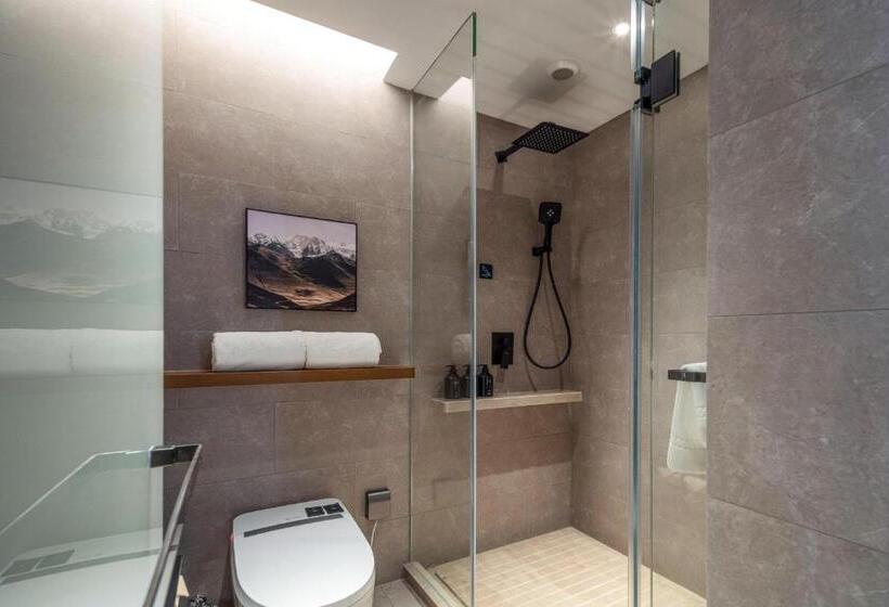 Atour Hotel Hangzhou East Railway Station West Square