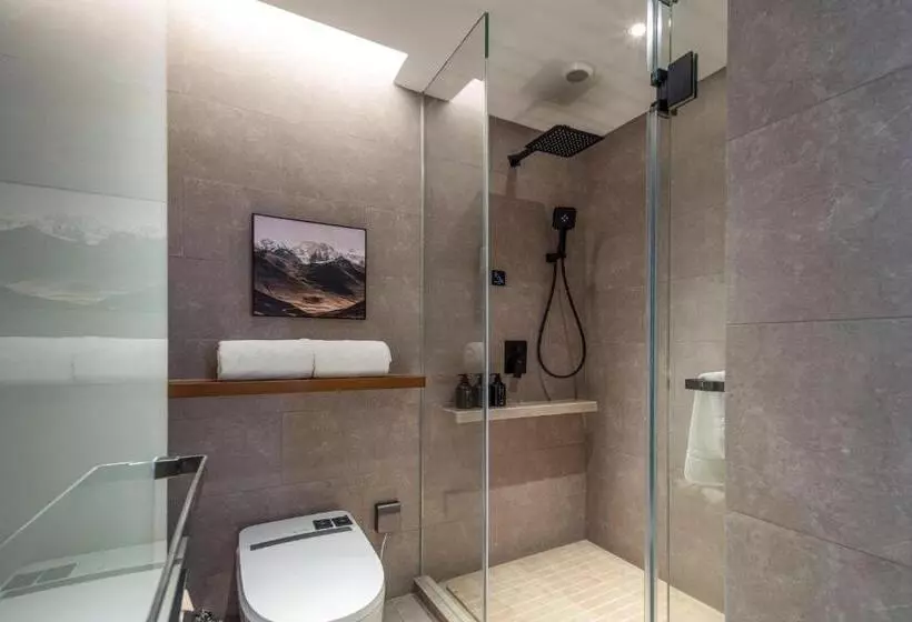 Atour Hotel Hangzhou East Railway Station West Square