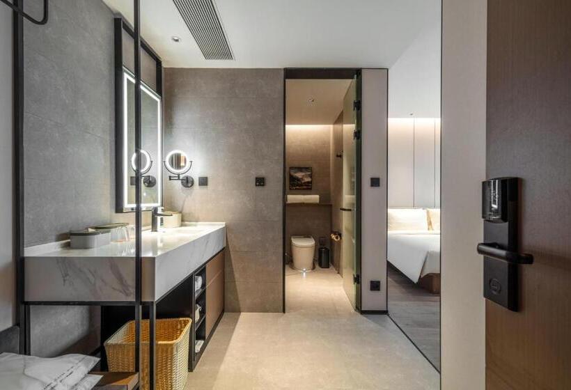 Atour Hotel Hangzhou East Railway Station West Square