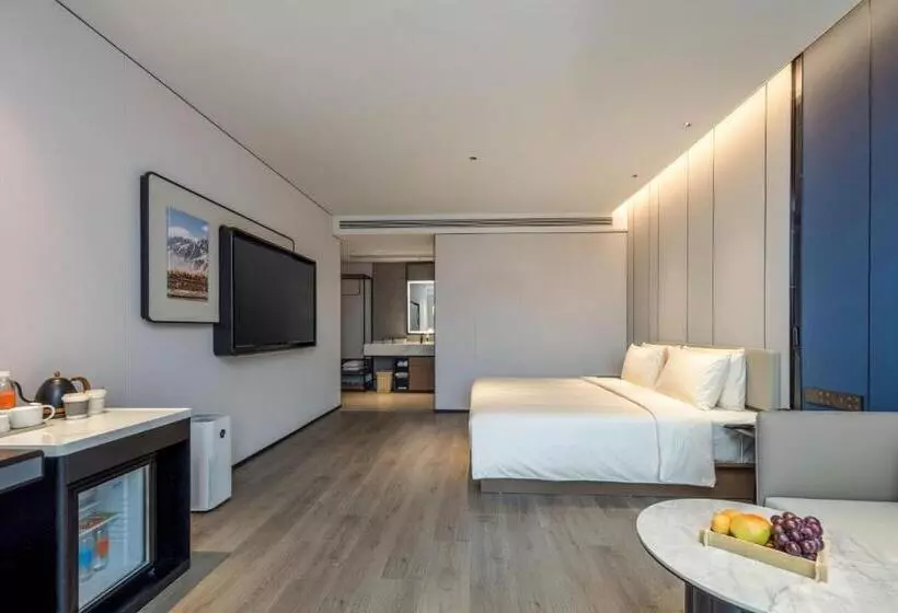 Atour Hotel Hangzhou East Railway Station West Square