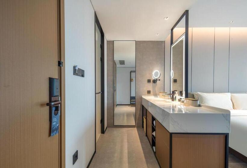 Atour Hotel Hangzhou East Railway Station West Square