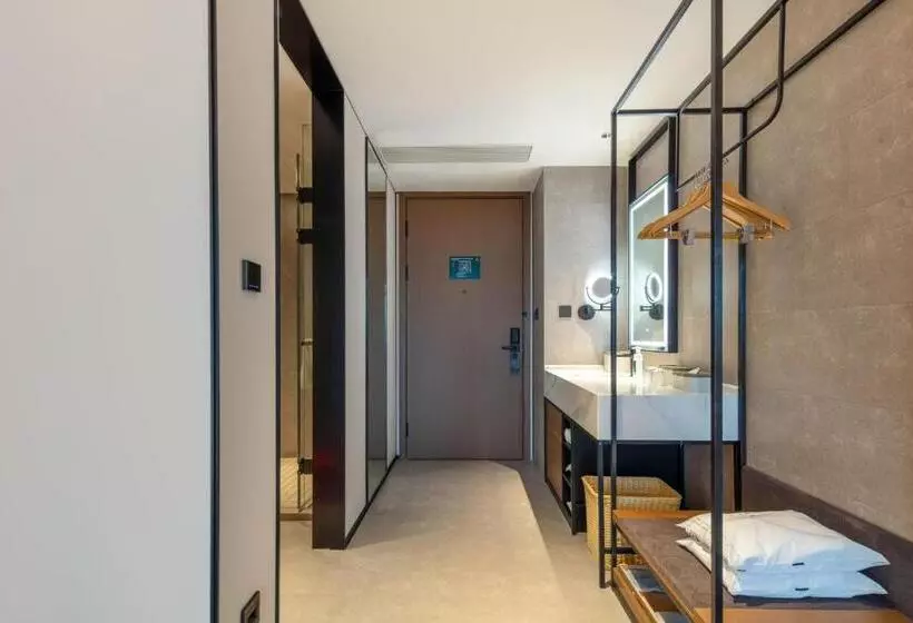 Atour Hotel Hangzhou East Railway Station West Square