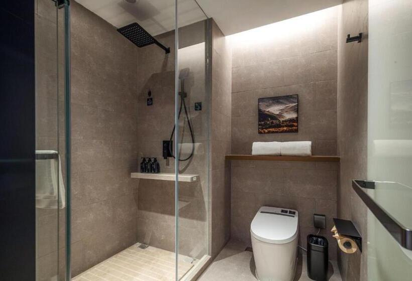 Atour Hotel Hangzhou East Railway Station West Square