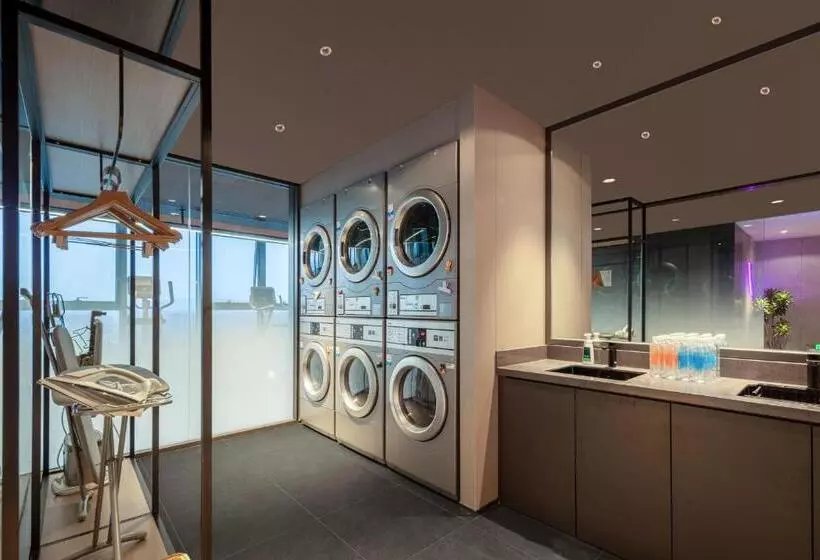 Atour Hotel Hangzhou East Railway Station West Square