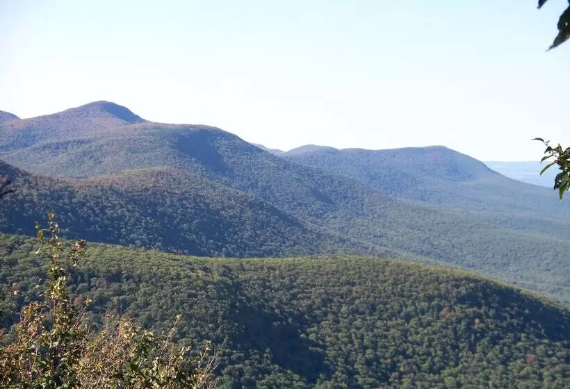 Hotelli Crystal Brook Resort & Mountain Brauhaus