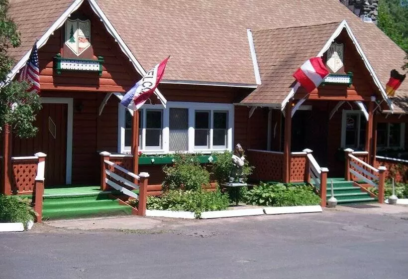 Hotelli Crystal Brook Resort & Mountain Brauhaus