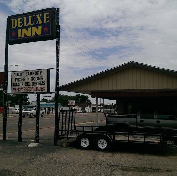 בית מלון כפרי Deluxe Inn