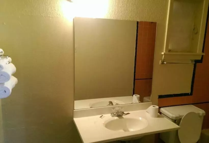 ホテル Deluxe Inn