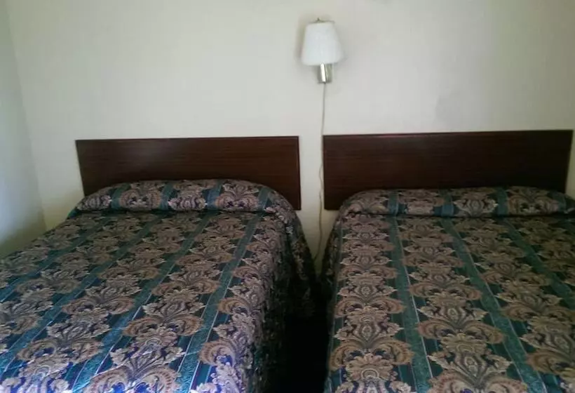ホテル Deluxe Inn