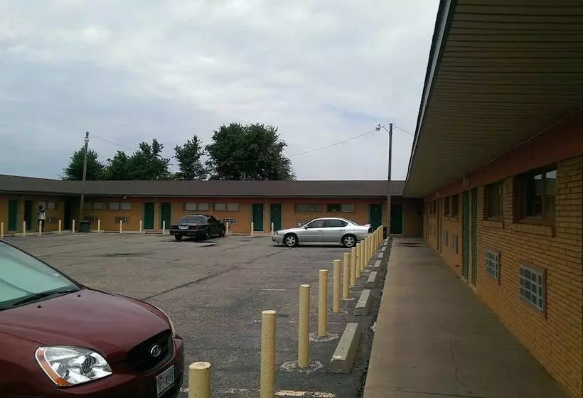 ホテル Deluxe Inn