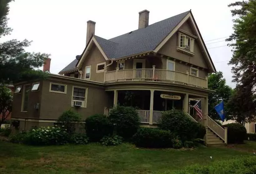 ホテル Everest Inn Bed And Breakfast