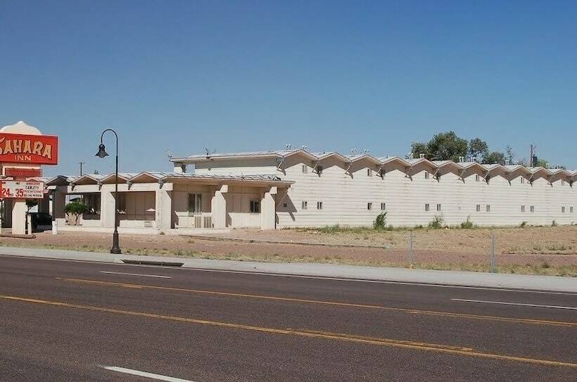 فندق Sahara Inn