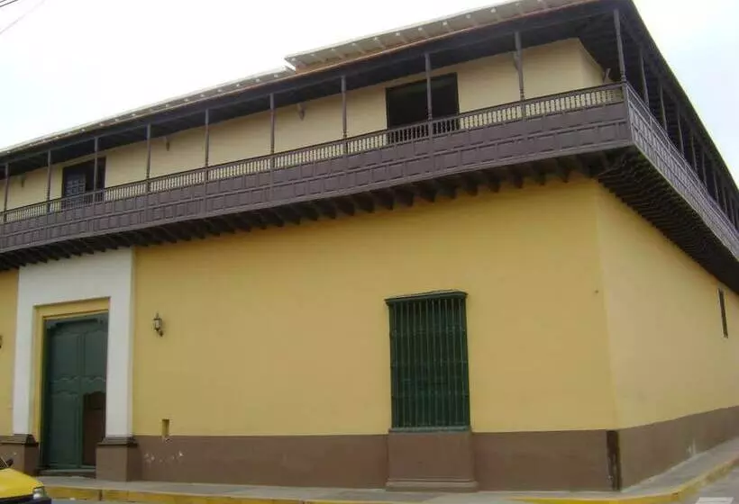 Villa Real Hotel & Suites