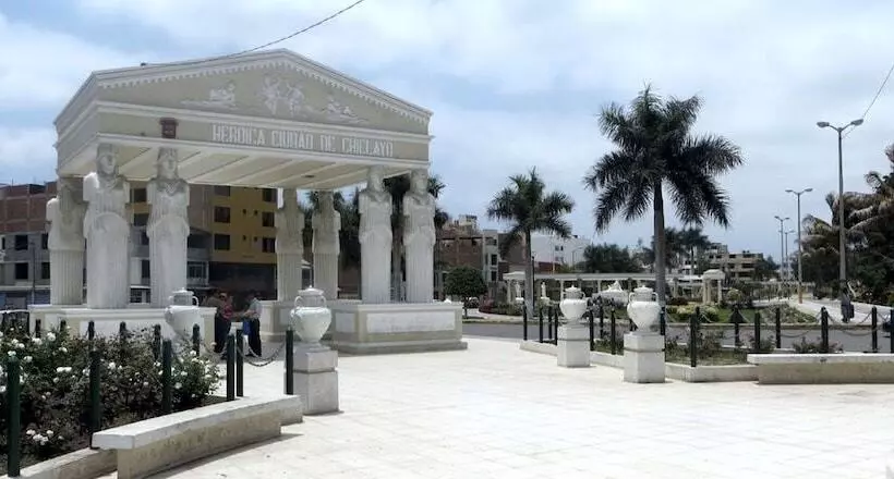 Villa Real Hotel & Suites