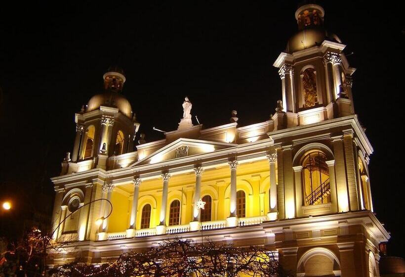 Villa Real Hotel & Suites