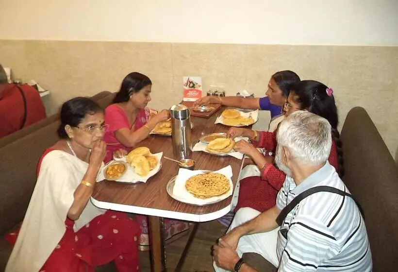 Hotelli Abhineet Palace