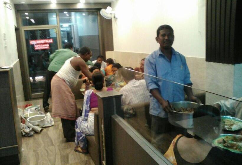 هتل Abhineet Palace