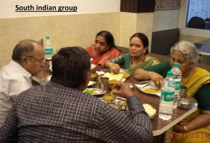 هتل Abhineet Palace