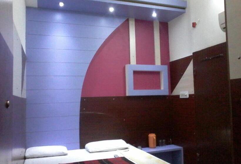 هتل Abhineet Palace