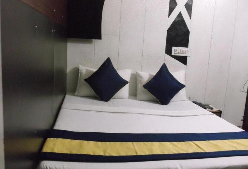 هتل Abhineet Palace