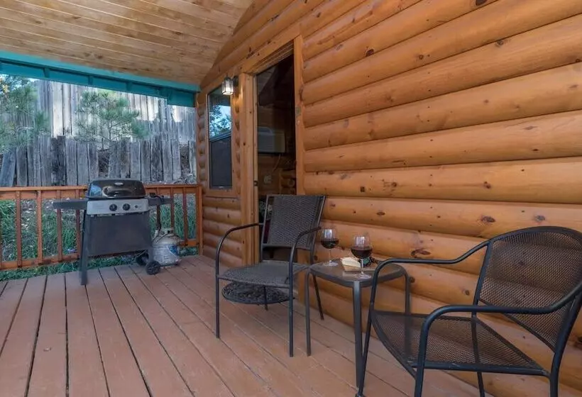 Hotelli Canyon Cabins