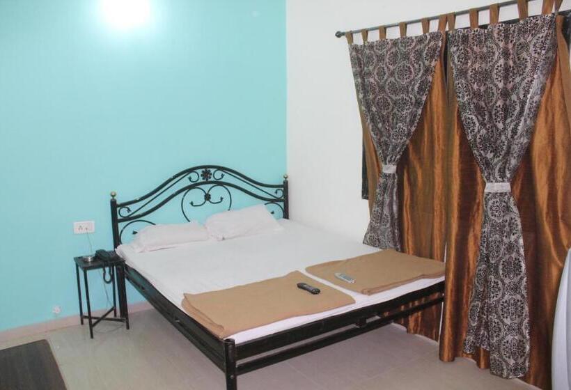 هتل Preetam Aurangabad