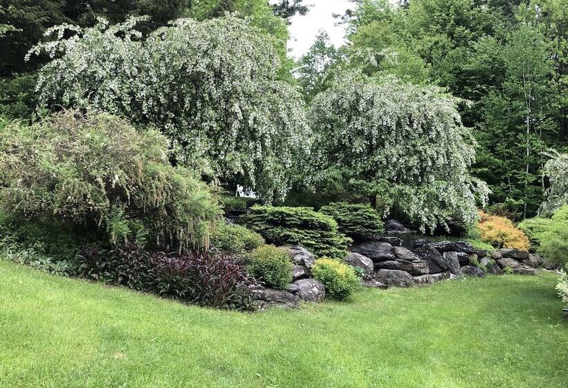 فندق Stone Hill Inn