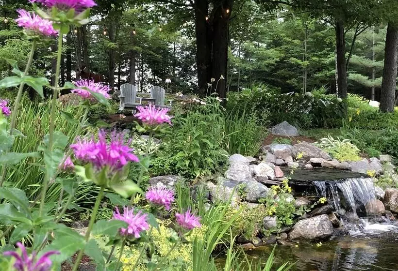 ホテル Stone Hill Inn