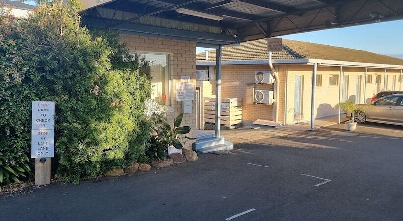 Mollymook Ocean View Motel Rewards Longer Stays  Over 18s Only