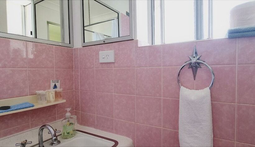 Mollymook Ocean View Motel Rewards Longer Stays  Over 18s Only