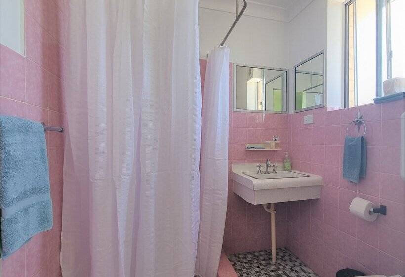 Mollymook Ocean View Motel Rewards Longer Stays  Over 18s Only