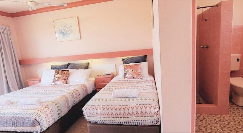 Mollymook Ocean View Motel Rewards Longer Stays  Over 18s Only