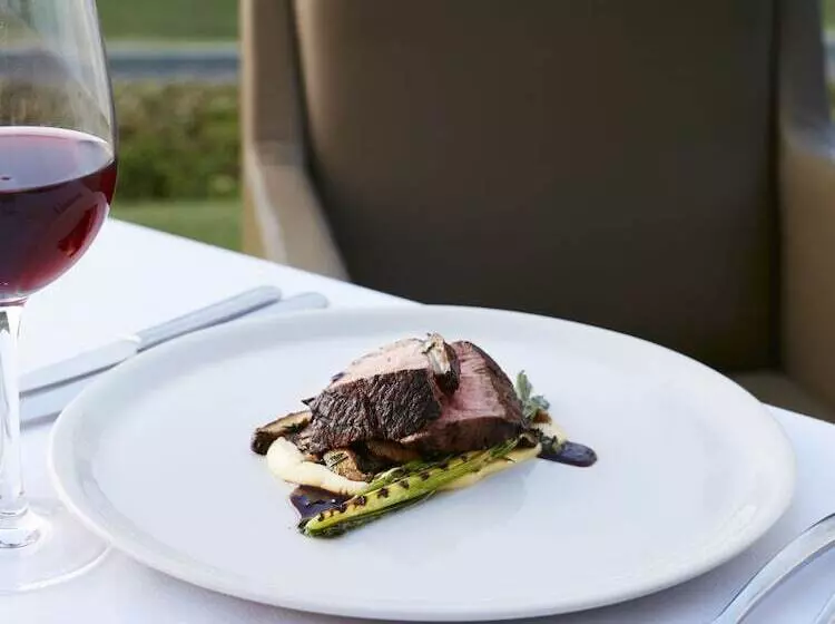 Hotelli Bonville Golf Resort