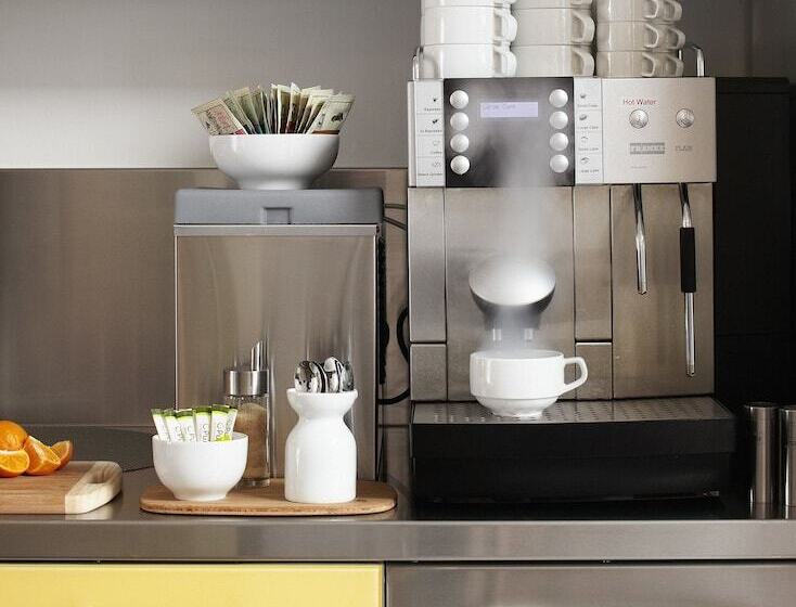 Frame Hotel   Treehouse