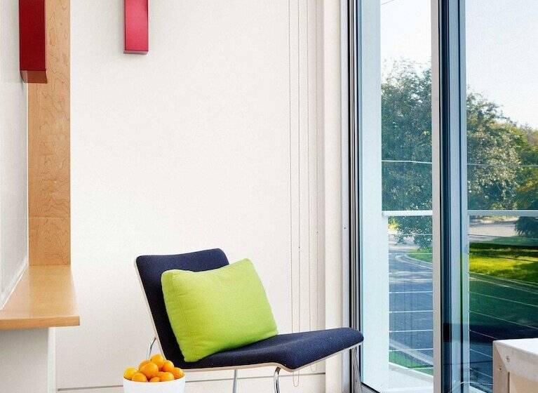 Frame Hotel   Treehouse