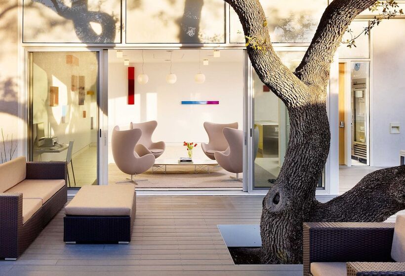 Frame Hotel   Treehouse