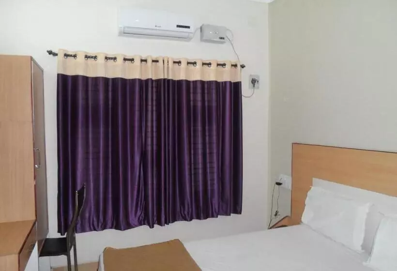 ホテル Pasuparthy Residency